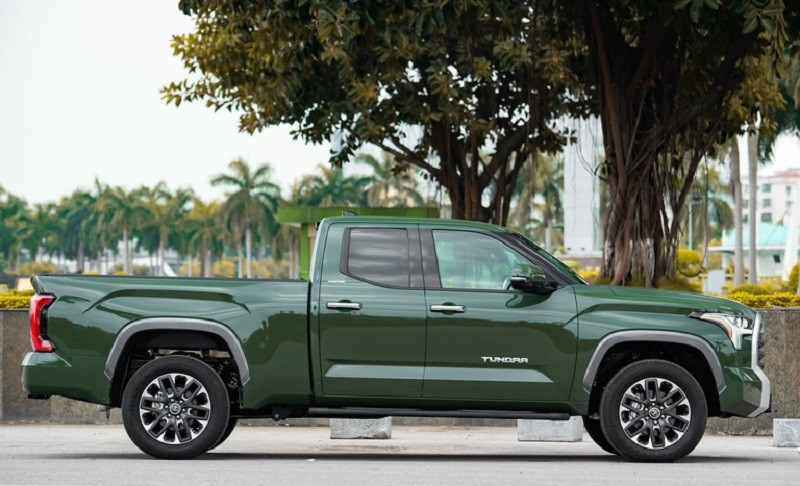 Cận cảnh siêu bán tải Toyota Tundra Limited 2022 vừa về Việt Nam, giá hơn 5 tỷ đồng