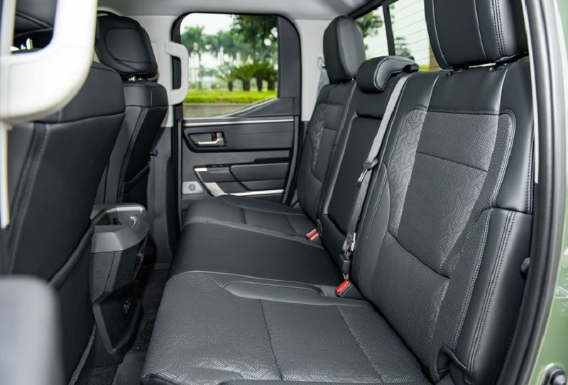 Cận cảnh siêu bán tải Toyota Tundra Limited 2022 vừa về Việt Nam, giá hơn 5 tỷ đồng