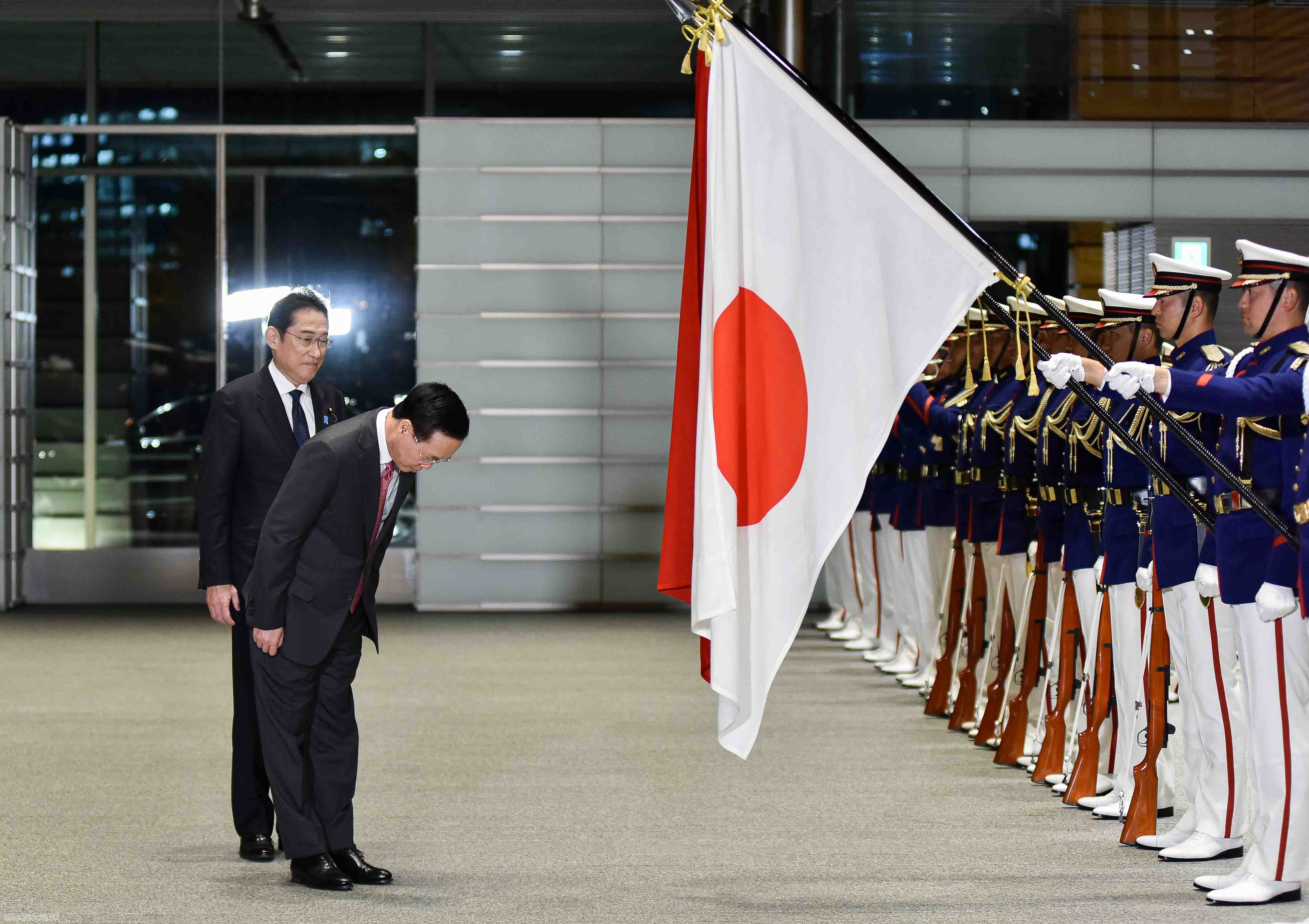 Lễ đón chính thức Chủ tịch nước và Phu nhân tại Văn phòng Thủ tướng Nhật Bản Lễ đón chính thức Chủ tịch nước và Phu nhân tại Văn phòng Thủ tướng Nhật Bản