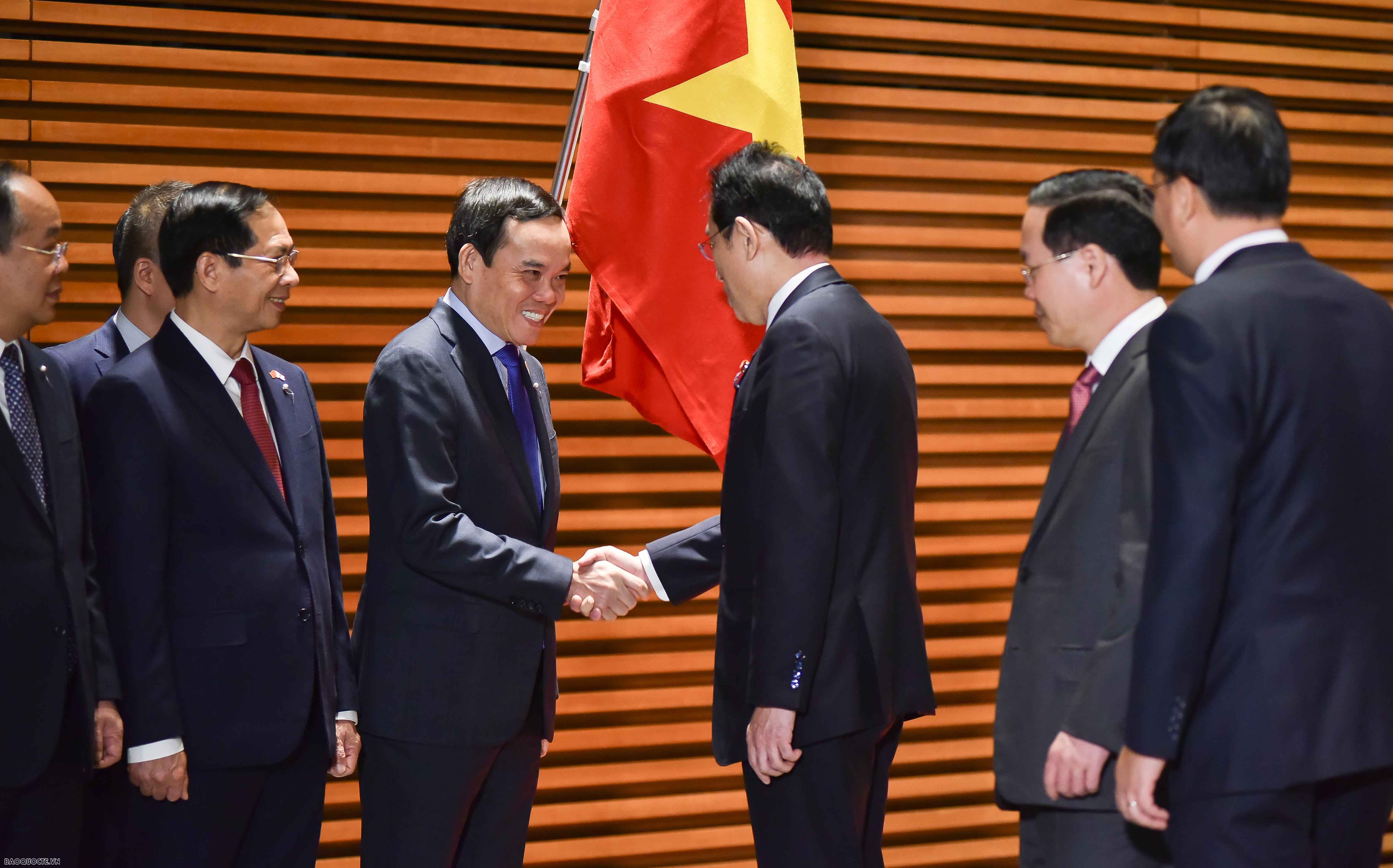 Lễ đón chính thức Chủ tịch nước và Phu nhân tại Văn phòng Thủ tướng Nhật Bản Lễ đón chính thức Chủ tịch nước và Phu nhân tại Văn phòng Thủ tướng Nhật Bản