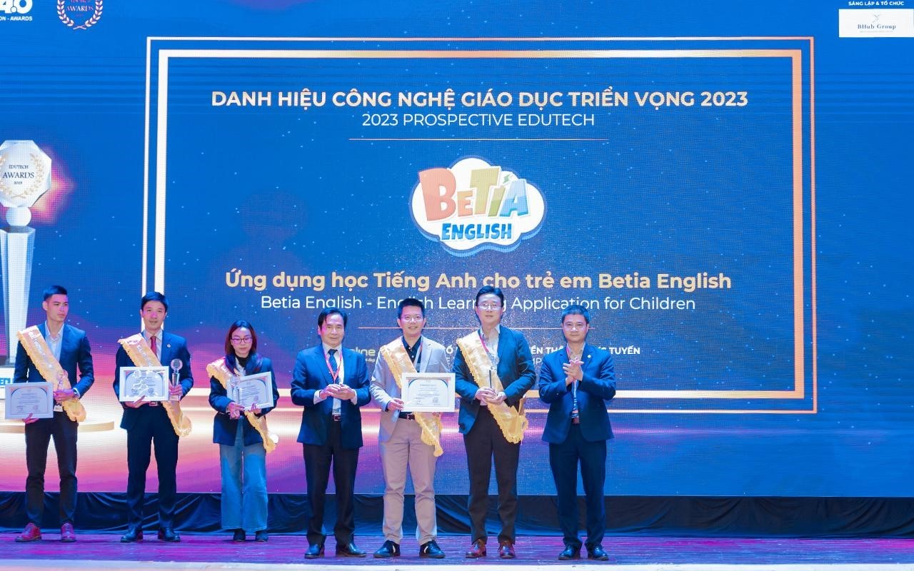 VTC Online đạt danh hiệu Công nghệ Giáo dục Triển vọng năm 2023 với ứng dụng tiếng Anh Betia English vào ngày 25/11/2023. VTC Online đạt danh hiệu Công nghệ Giáo dục Triển vọng năm 2023 với ứng dụng tiếng Anh Betia English vào ngày 25/11/2023.