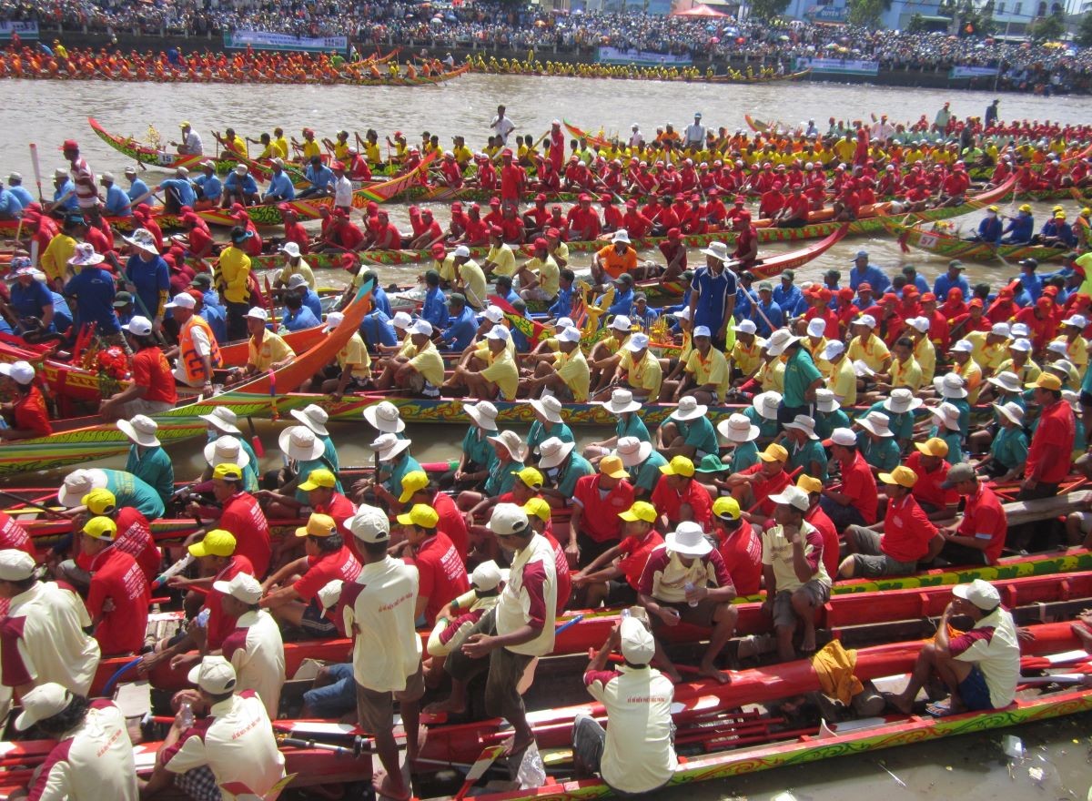 Đua ghe ngo trở thành thương hiệu sản phẩm du lịch nổi tiếng của Sóc Trăng. (Ảnh: Phương Nghi) Đua ghe ngo trở thành thương hiệu sản phẩm du lịch nổi tiếng của Sóc Trăng. (Ảnh: Phương Nghi)