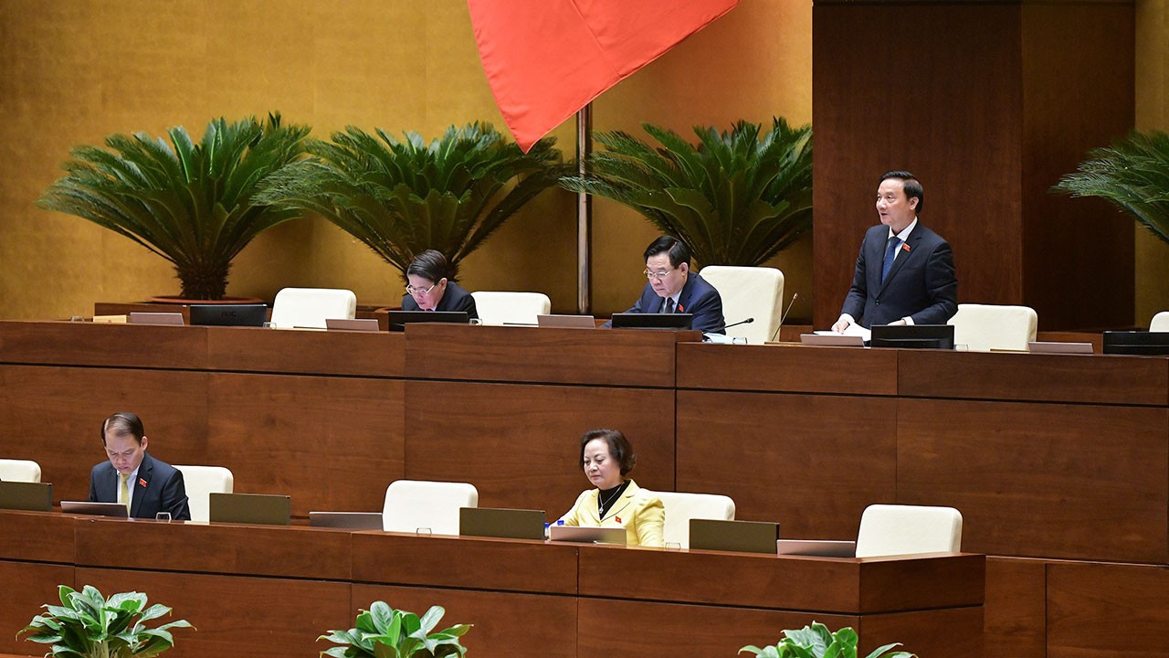 hom nay 2811 quoc hoi thong qua luat kinh doanh bat dong san luat luc luong tham gia bao ve an ninh trat tu o co so