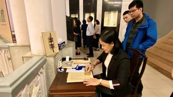 Giới thiệu những sưu tầm mới về nền văn hoá Đông Sơn Giới thiệu những sưu tầm mới về nền văn hóa Đông Sơn