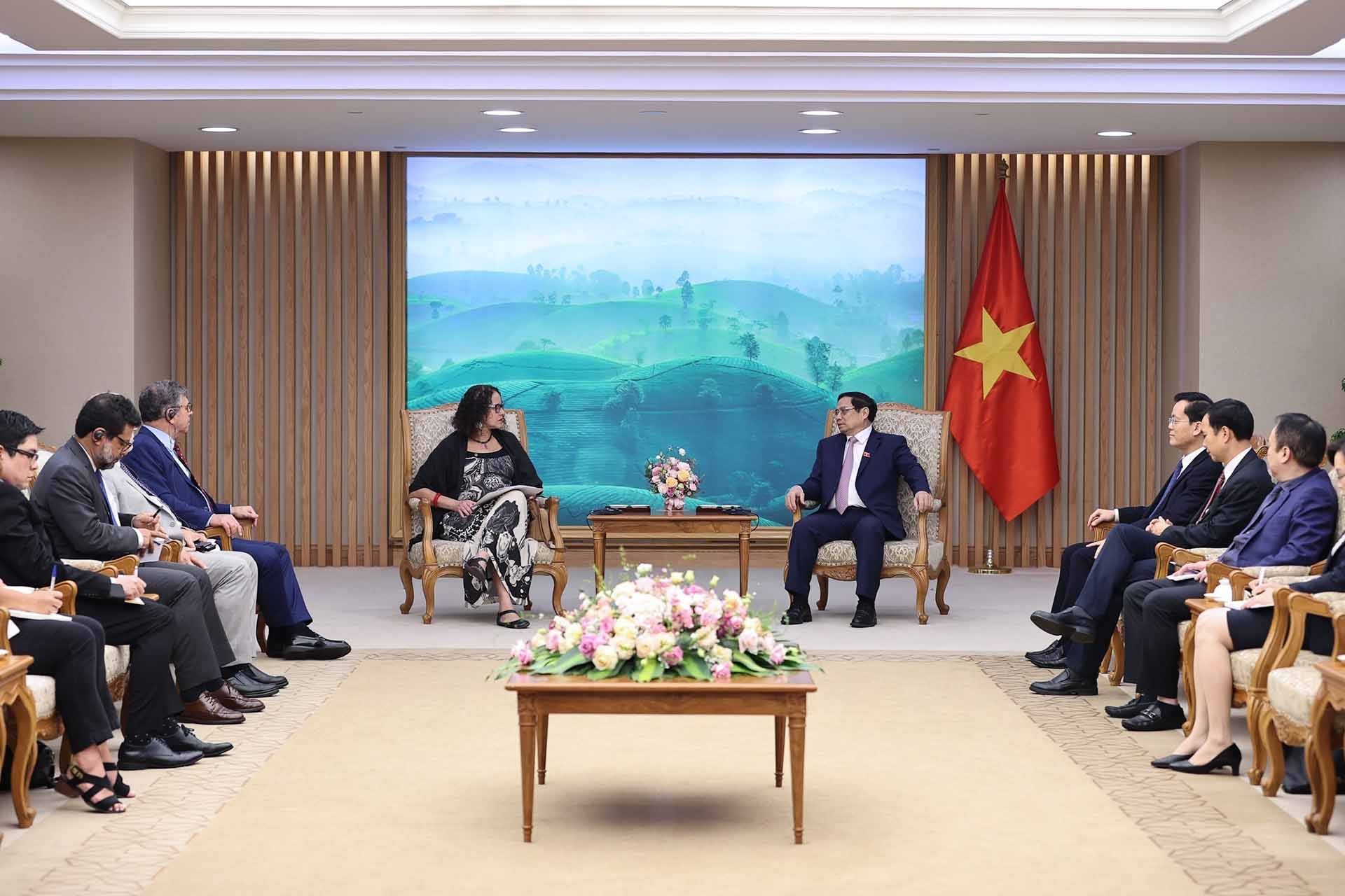 Thủ tướng Phạm Minh Chính tiếp Bộ trưởng Khoa học công nghệ và đổi mới Brazil Luciana Santos. (Nguồn: TTXVN) Thủ tướng Phạm Minh Chính tiếp Bộ trưởng Khoa học công nghệ và đổi mới Brazil Luciana Santos. (Nguồn: TTXVN)