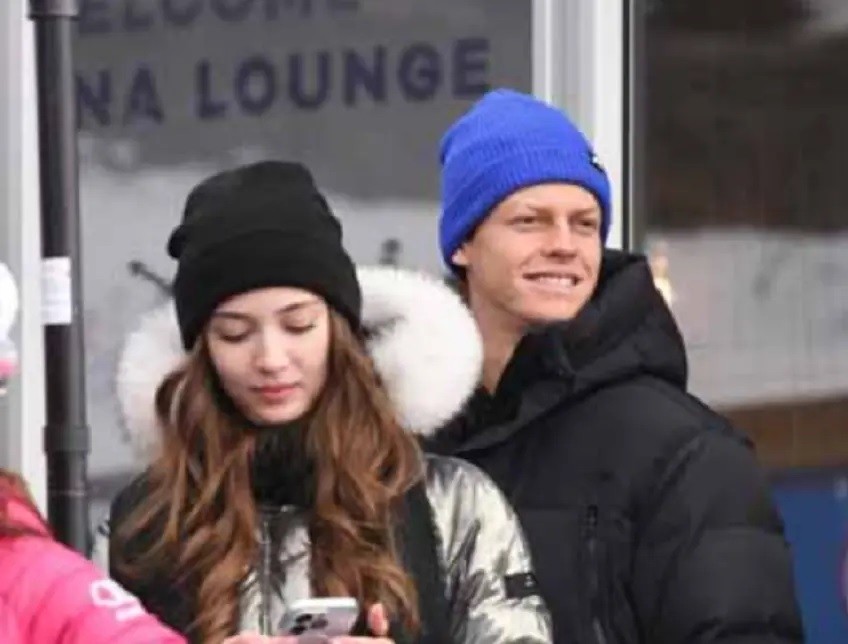 Chuyện hẹn hò kín tiếng của tay vợt Jannik Sinner và bạn gái người mẫu