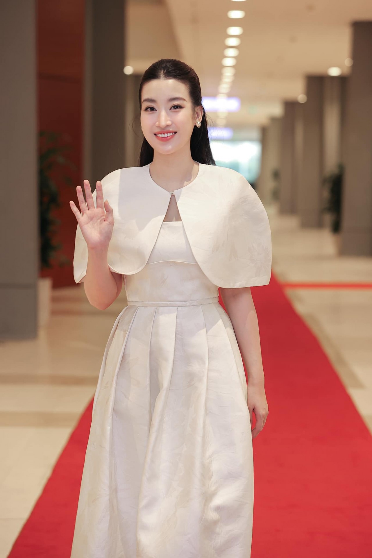 Nhan sắc Hoa hậu Đỗ Mỹ Linh