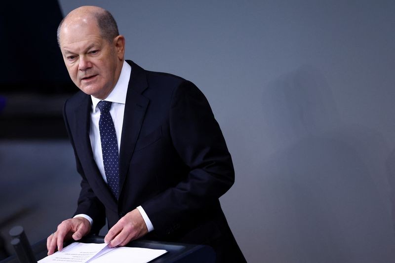 Thủ tướng Đức Olaf Scholz phát biểu trước Quốc hội Đức ngày 28/11 tại Berlin. (Nguồn: Reuters) Thủ tướng Đức Olaf Scholz phát biểu trước Quốc hội Đức ngày 28/11 tại Berlin. (Nguồn: Reuters)