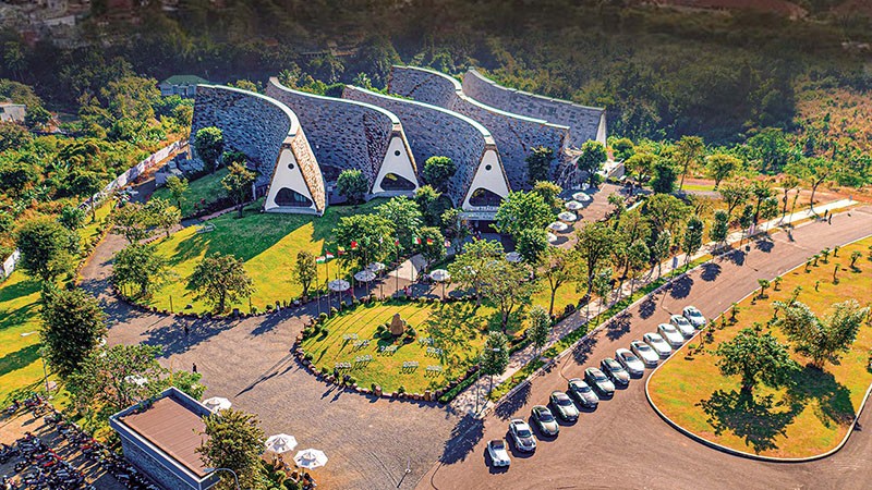 Bảo tàng Thế giới Cà phê đang từng bước trở thành công trình biểu tượng của ngành cà phê Việt Nam và là điểm đến hấp dẫn tại Buôn Ma Thuột, đón hơn 5 triệu du khách đến từ 23 quốc gia trong 5 năm qua. Bảo tàng Thế giới Cà phê đang từng bước trở thành công trình biểu tượng của ngành cà phê Việt Nam và là điểm đến hấp dẫn tại Buôn Ma Thuột, đón hơn 5 triệu du khách đến từ 23 quốc gia trong 5 năm qua.