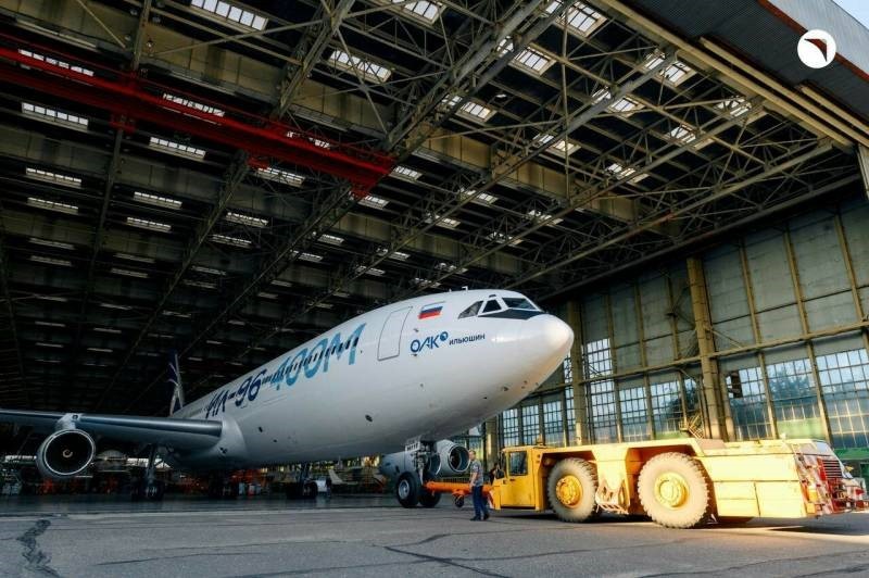 Điều gì cản trở Nga sản xuất máy bay Il-96-400M hàng loạt? Điều gì cản trở Nga sản xuất máy bay Il-96-400M hàng loạt?