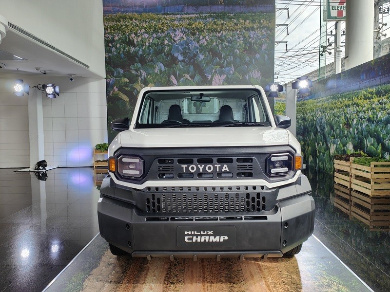 Cận cảnh Toyota Hilux Champ 2024 vừa ra mắt, giá từ 317 triệu đồng Cận cảnh Toyota Hilux Champ 2024 vừa ra mắt, giá từ 317 triệu đồng