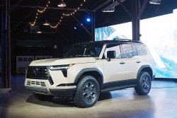 Đại lý bắt đầu nhận cọc siêu phẩm Lexus GX 550 2024, giá gần 6 tỷ đồng