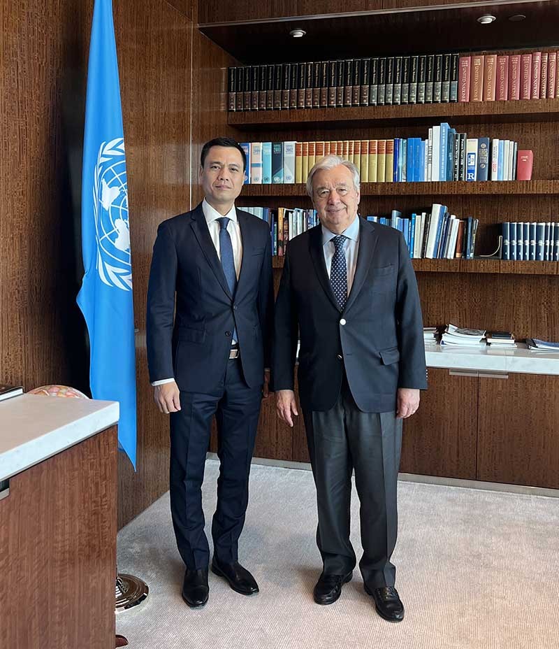 Tổng thư ký Liên hợp quốc Antonio Guterres và Đại sứ Đặng Hoàng Giang. Tổng thư ký Liên hợp quốc Antonio Guterres và Đại sứ Đặng Hoàng Giang.