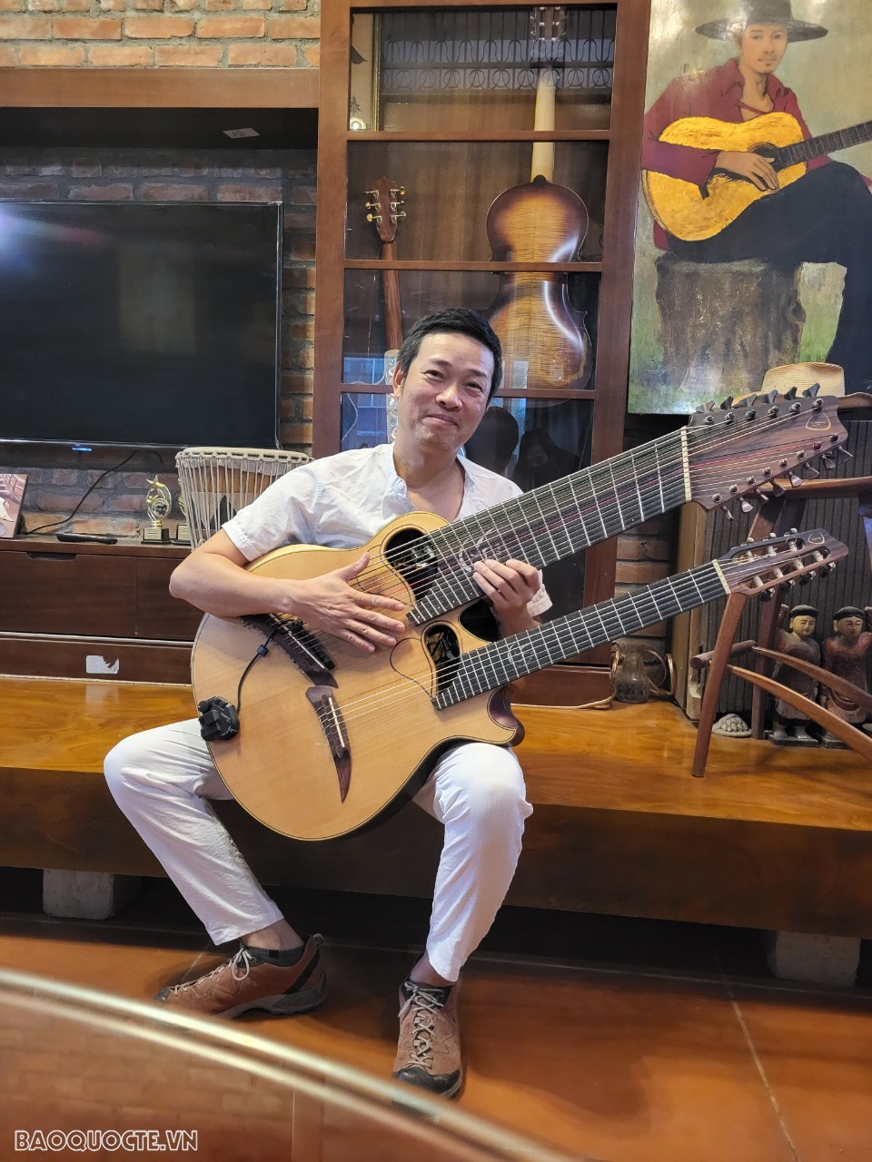 Kẻ lãng du với cây đàn guitar- Nghệ sĩ Việt Anh Kẻ lãng du với cây đàn guitar- Nghệ sĩ Việt Anh
