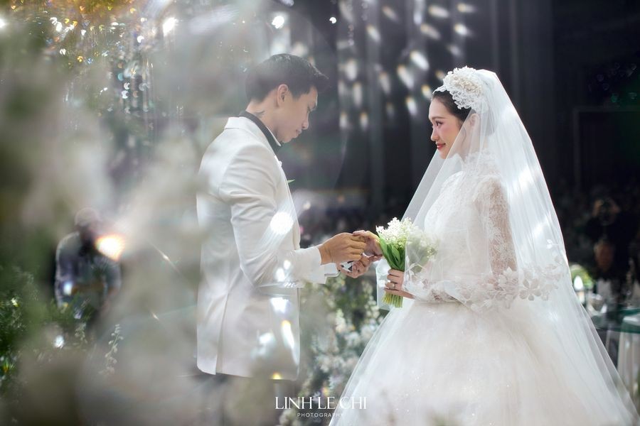 Ngắm loạt ảnh ngọt ngào, tình tứ của Đoàn Văn Hậu - Doãn Hải My