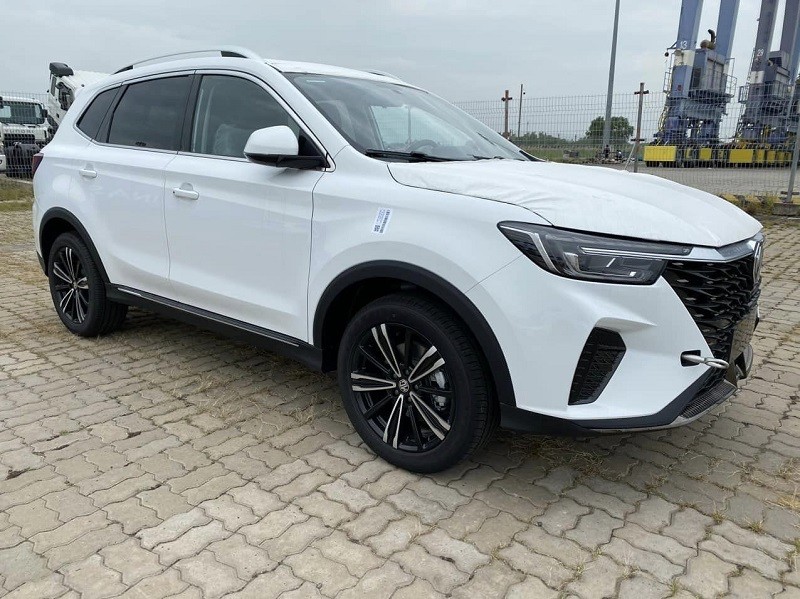 Cận cảnh MG RX5 2023 bản tiêu chuẩn vừa về Việt Nam, giá từ 699 triệu đồng