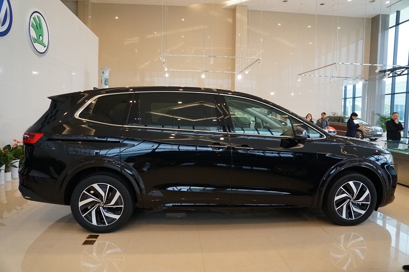 Volkswagen Viloran sẽ về Việt Nam vào cuối tháng 12, giá từ 1,989 tỷ đồng Volkswagen Viloran sẽ về Việt Nam vào cuối tháng 12, giá từ 1,989 tỷ đồng