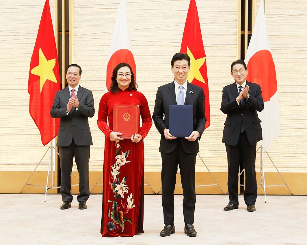 4 dấu ấn quan trọng trong chuyến thăm chính thức Nhật Bản của Chủ tịch nước và Phu nhân 4 dấu ấn quan trọng trong chuyến thăm chính thức Nhật Bản của Chủ tịch nước và Phu nhân