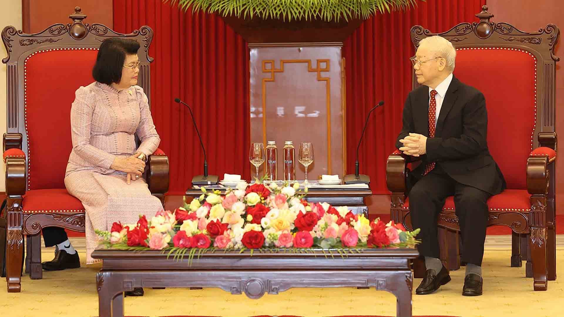 Tổng Bí thư Nguyễn Phú Trọng tiếp Chủ tịch Quốc hội Campuchia Samdech Khuon Sudary. (Nguồn: TTXVN) Tổng Bí thư Nguyễn Phú Trọng tiếp Chủ tịch Quốc hội Campuchia Samdech Khuon Sudary. (Nguồn: TTXVN)