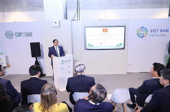 Thủ tướng chủ trì sự kiện huy động tài chính thực hiện cam kết của Việt Nam về biến đổi khí hậu Thủ tướng chủ trì sự kiện huy động tài chính thực hiện cam kết của Việt Nam về biến đổi khí hậu