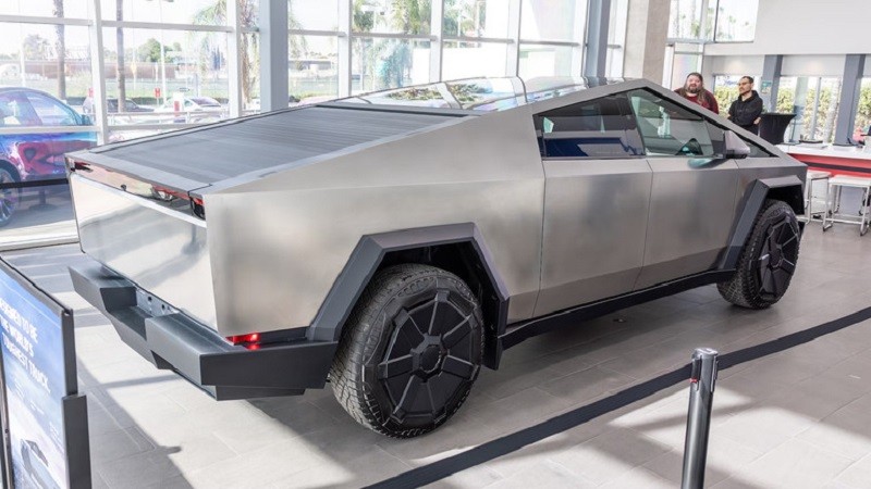 Cận cảnh siêu bán tải Tesla Cybertruck vừa trình làng, giá từ 60.900 USD