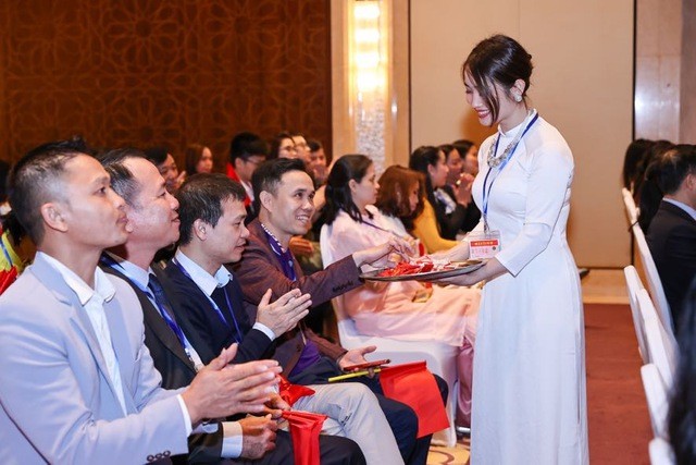 Thủ tướng Phạm Minh Chính: Mong cộng đồng kiều bào tại UAE ngày càng lớn mạnh Thủ tướng mong cộng đồng kiều bào tại UAE ngày càng lớn mạnh