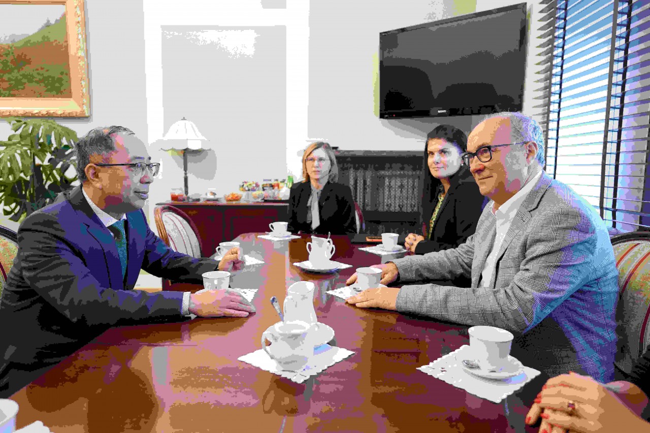 Đại sứ Nguyễn Hùng chào từ biệt, kết thúc nhiệm kỳ tại Ba Lan