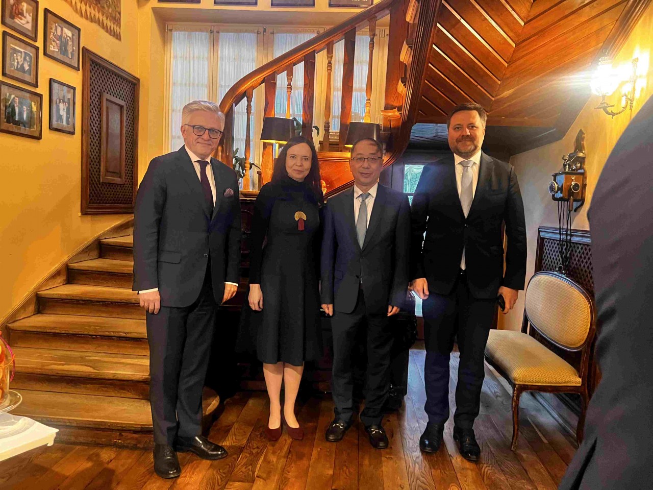 Đại sứ Nguyễn Hùng chào từ biệt, kết thúc nhiệm kỳ tại Ba Lan