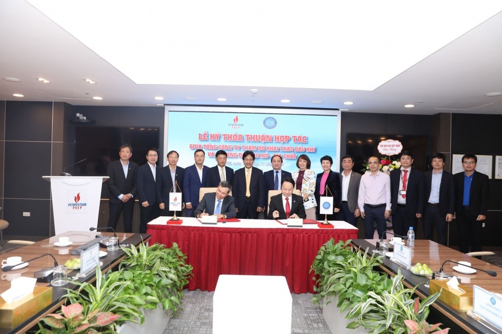 PVEP ký kết thỏa thuận hợp tác với Trường Đại học Mỏ - Địa chất
