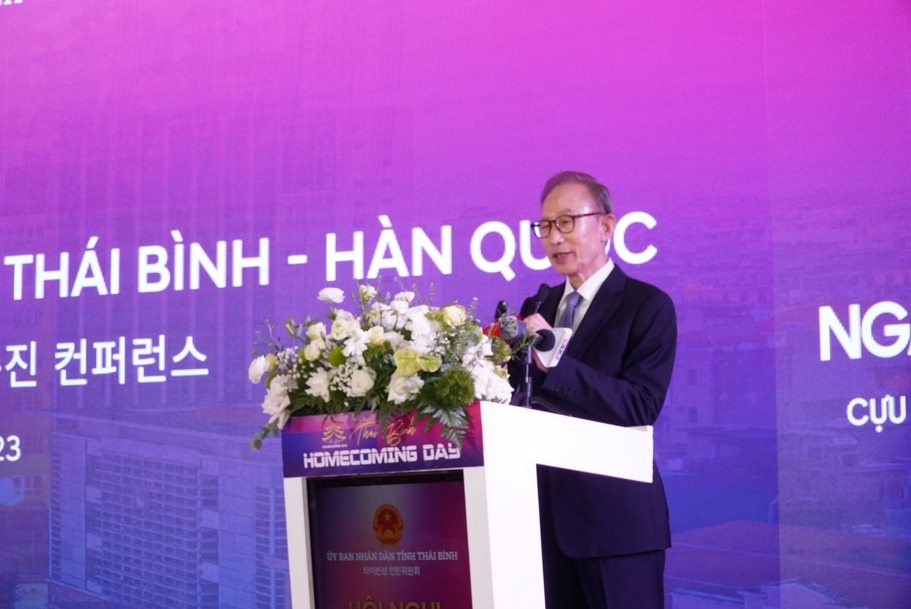 Cựu Tổng thống Hàn Quốc Lee Myung-bak phát biểu tại hội nghị. Cựu Tổng thống Hàn Quốc Lee Myung-bak phát biểu tại hội nghị.