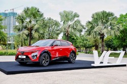 VinFast chính thức nhận đặt cọc mẫu xe điện VF7 với ưu đãi hấp dẫn