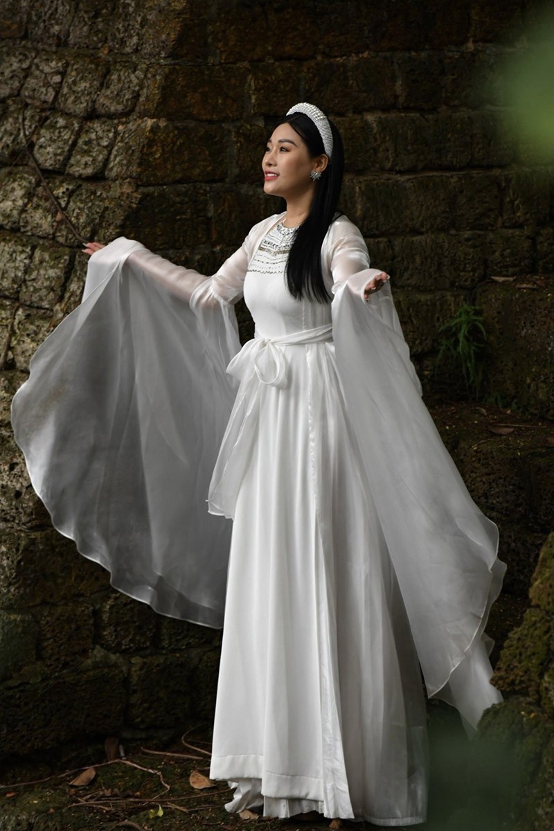 Kỷ niệm 50 năm quan hệ Việt - Pháp (1973 - 2023): NSƯT Hương Giang ra mắt MV 'Dòng sông quê anh, dòng sông quê em'