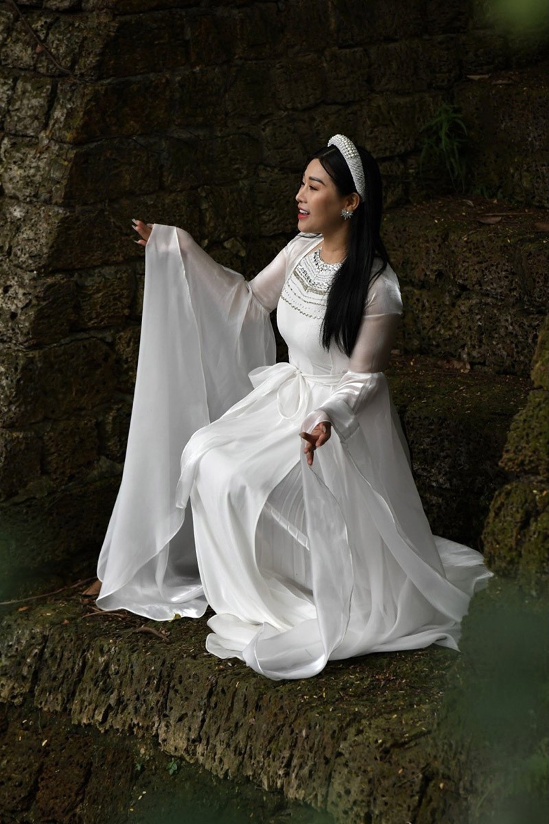 Kỷ niệm 50 năm quan hệ Việt - Pháp (1973 - 2023): NSƯT Hương Giang ra mắt MV 'Dòng sông quê anh, dòng sông quê em'