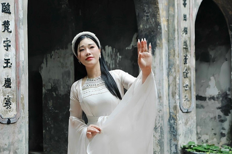 Kỷ niệm 50 năm quan hệ Việt - Pháp (1973 - 2023): NSƯT Hương Giang ra mắt MV 'Dòng sông quê anh, dòng sông quê em'