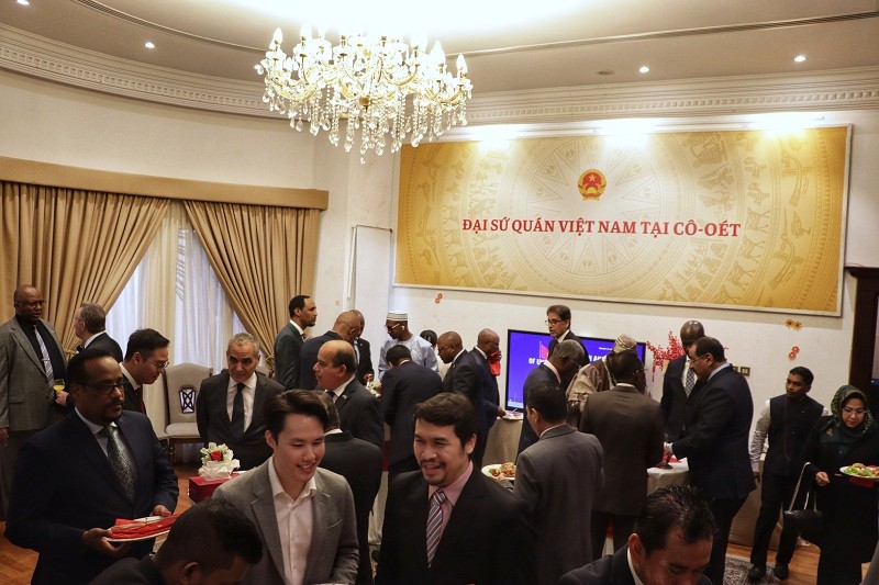 Đại sứ quán Việt Nam tại Kuwait kỷ niệm 36 năm UNESCO vinh danh Chủ tịch Hồ Chí Minh Đại sứ quán Việt Nam tại Kuwait kỷ niệm 36 năm UNESCO vinh danh Chủ tịch Hồ Chí Minh