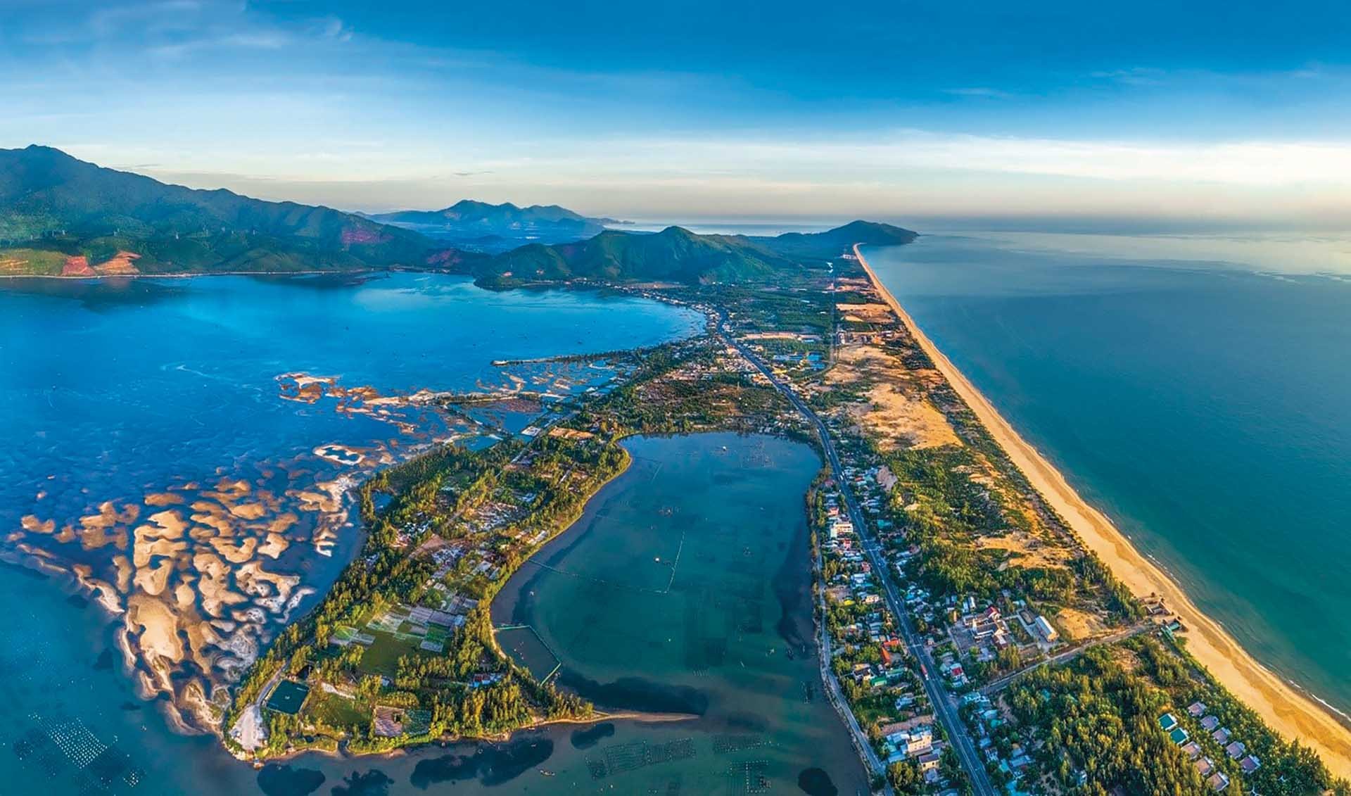 Khu kinh tế Chân Mây - Lăng Cô.