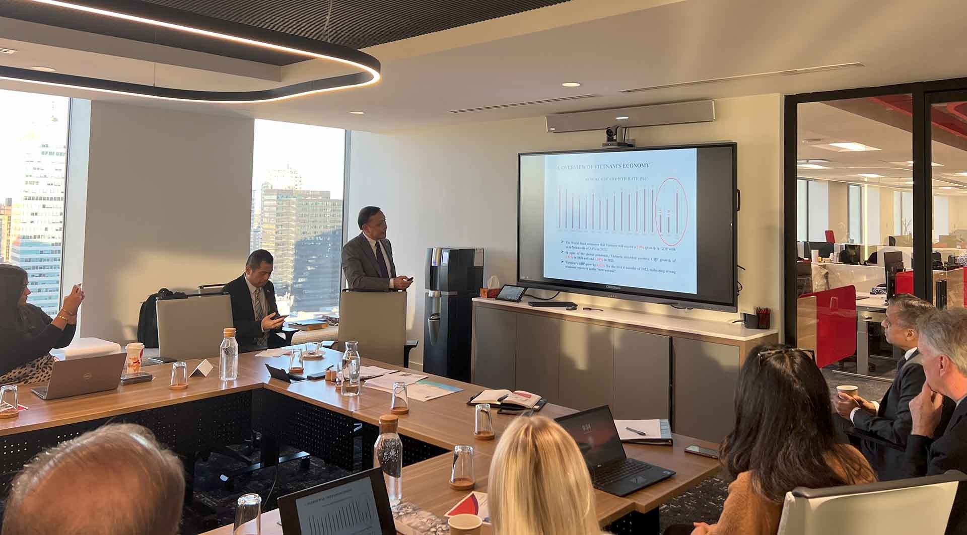 Hội thảo bàn tròn xúc tiến thương mại, đầu tư giữa Việt Nam và Alberta. Hội thảo bàn tròn xúc tiến thương mại, đầu tư giữa Việt Nam và Alberta.