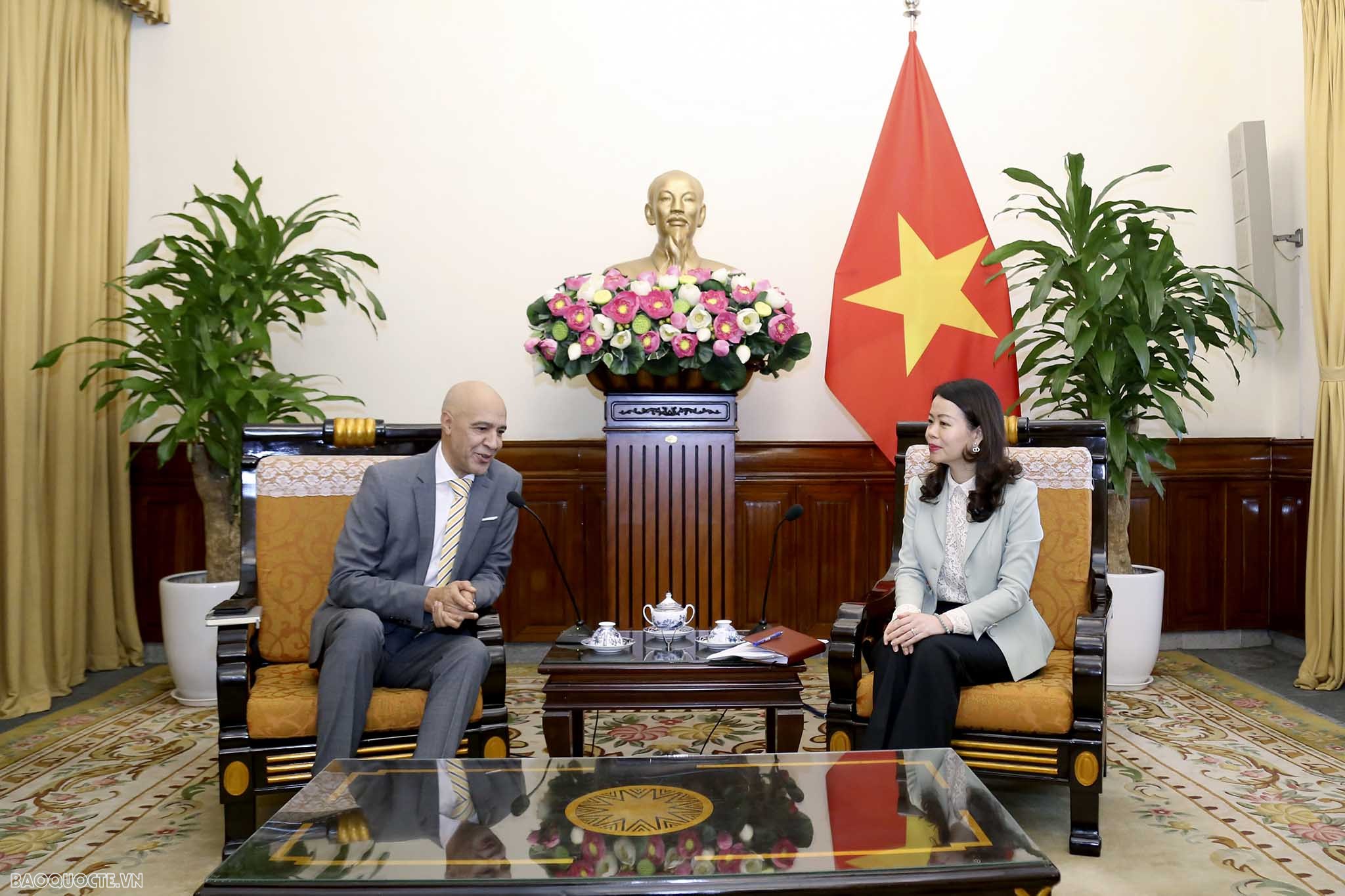 Thứ trưởng Ngoại giao Nguyễn Minh Hằng tiếp Nhóm các Đại sứ Châu Phi tại Việt Nam