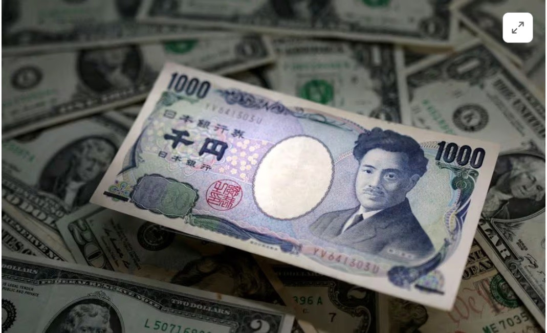 Tỷ giá ngoại tệ hôm nay 8/12: Tỷ giá USD, EUR, CAD, Bảng Anh.. Đồng bạc xanh giảm mạnh so với Yen Nhật, liệu có bàn tay can thiệp?. (Nguồn: Reuters) Tỷ giá ngoại tệ hôm nay 8/12: Tỷ giá USD, EUR, CAD, Bảng Anh.. Đồng bạc xanh giảm mạnh so với Yen Nhật, liệu có bàn tay can thiệp?. (Nguồn: Reuters)