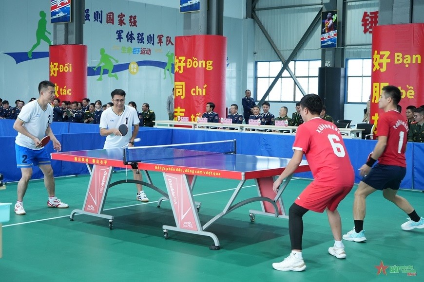 Lực lượng Cảnh sát biển Việt Nam và Cảnh sát biển Trung Quốc giao lưu bóng bàn, bóng chuyền và bóng đá Lực lượng Cảnh sát biển Việt Nam và Cảnh sát biển Trung Quốc giao lưu bóng bàn, bóng chuyền và bóng đá