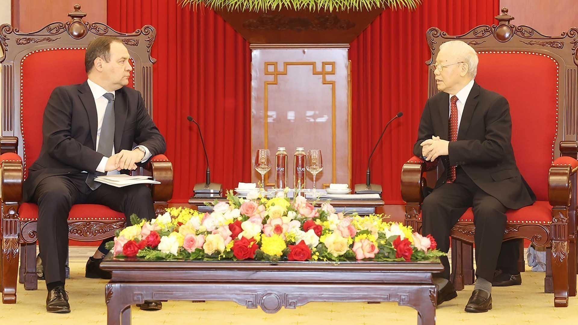 tong bi thu nguyen phu trong tiep thu tuong belarus roman golovchenko