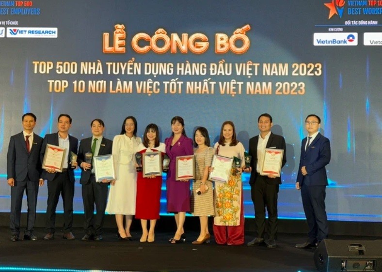Công bố Top 500 Nhà tuyển dụng hàng đầu và 10 nơi làm việc tốt nhất Việt Nam Công bố Top 500 Nhà tuyển dụng hàng đầu và 10 nơi làm việc tốt nhất Việt Nam