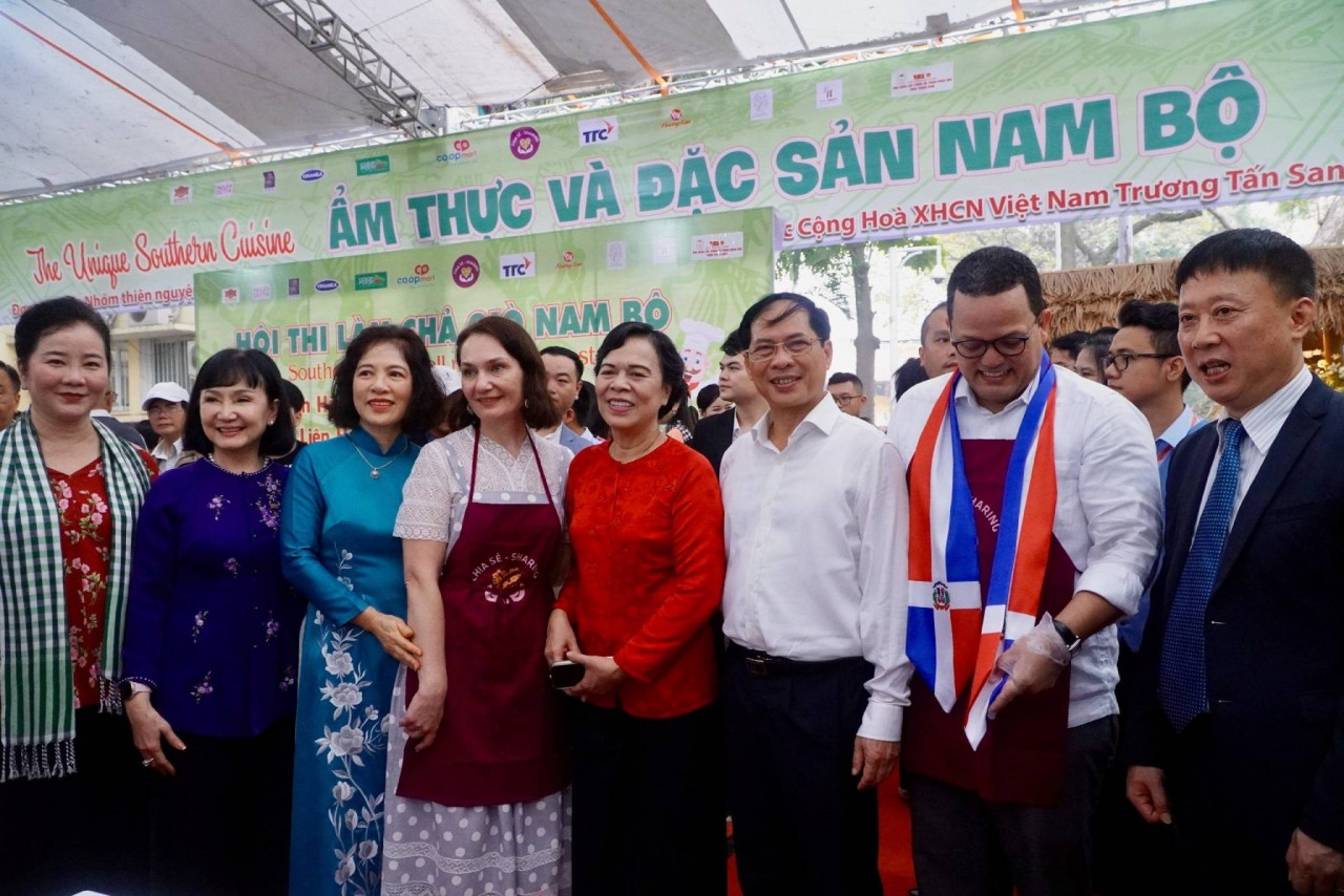 Liên hoan Ẩm thực quốc tế 2024 - Không gian kết nối bạn bè năm châu