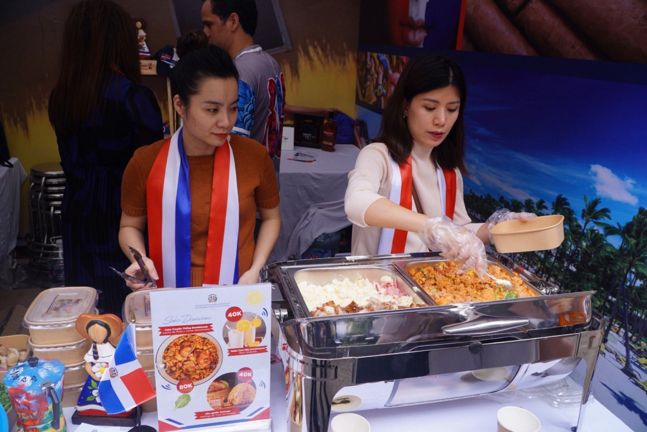 Nét đẹp ngoại giao văn hóa tại Liên hoan Ẩm thực quốc tế lần thứ 11