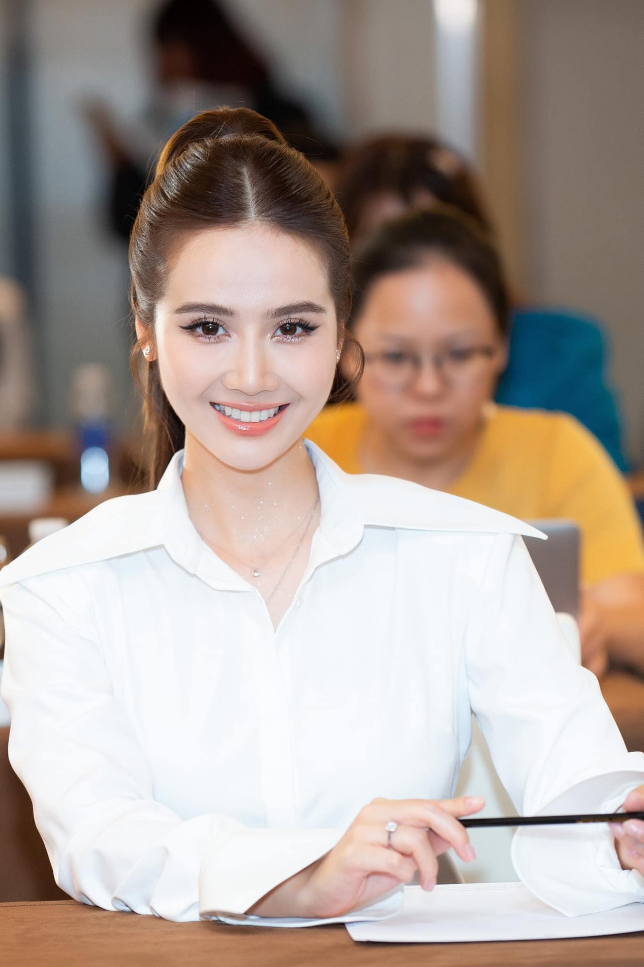 Nhan sắc Phan Minh Huyền