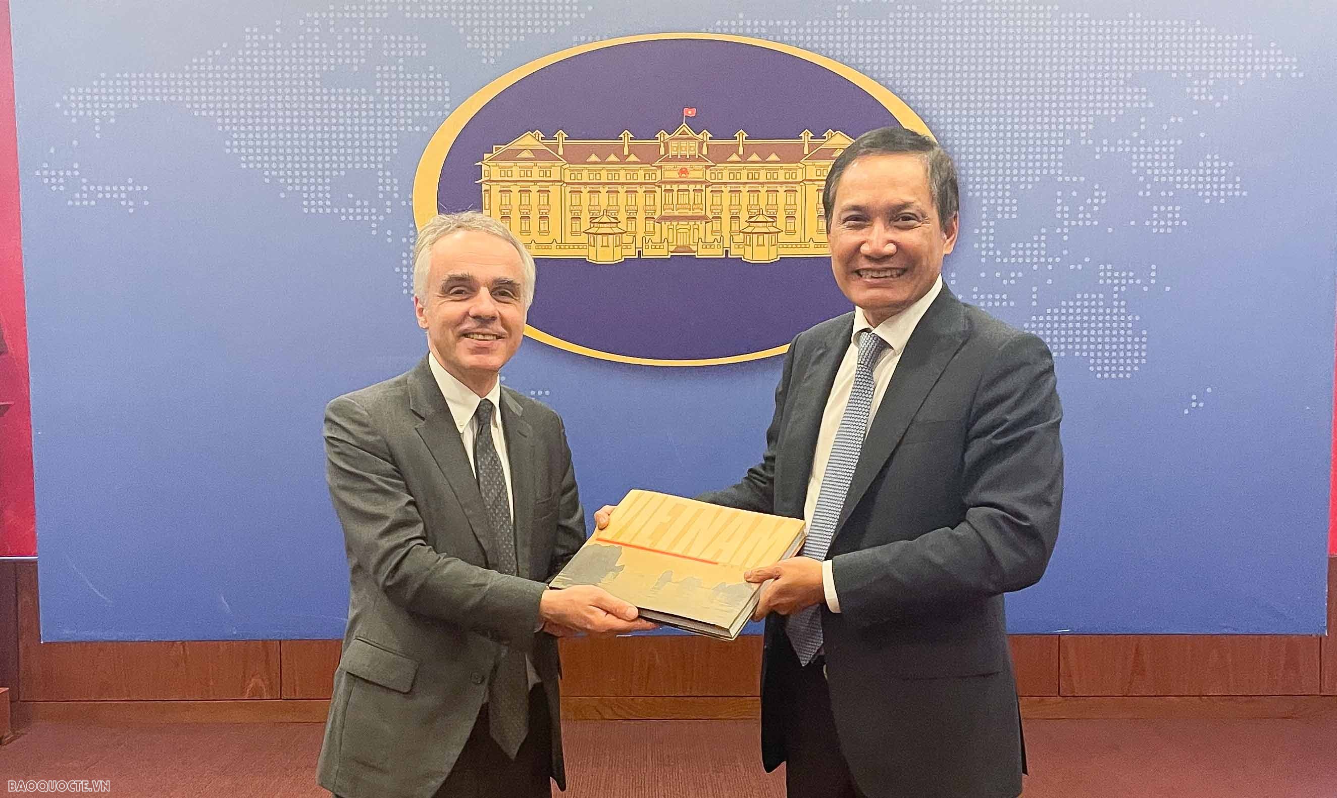 Phiên tham vấn chính trị Việt Nam-Pháp lần đầu tiên