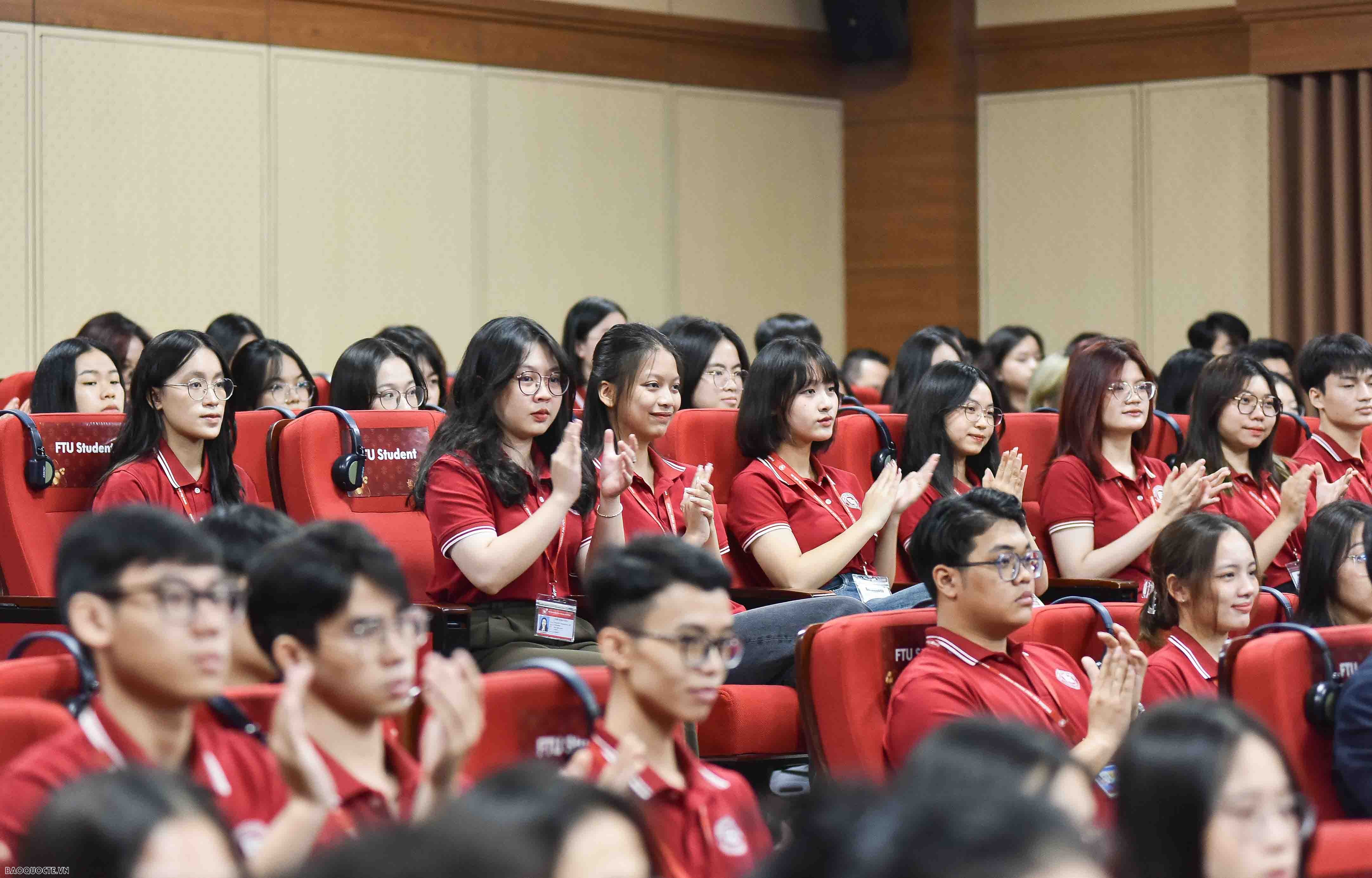 Thủ tướng Campuchia: Không có sức khỏe, kiến thức, năng lực thì đất nước không thể phát triển