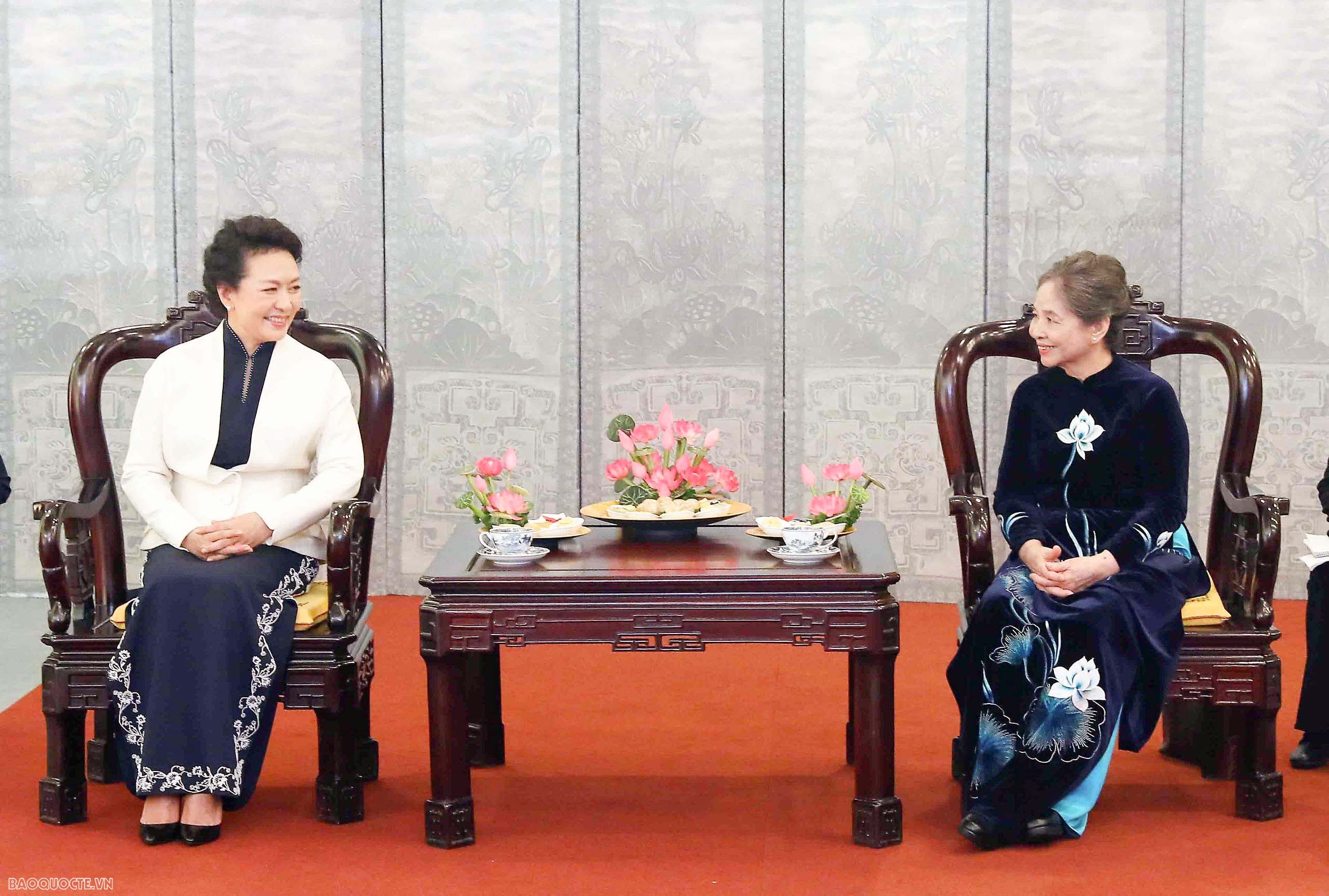 Hai Phu nhân Tổng Bí thư Việt Nam và Trung Quốc thăm Bảo tàng Phụ nữ Việt Nam
