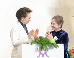 Hai Phu nhân Tổng Bí thư Việt Nam và Trung Quốc thăm Bảo tàng Phụ nữ Việt Nam