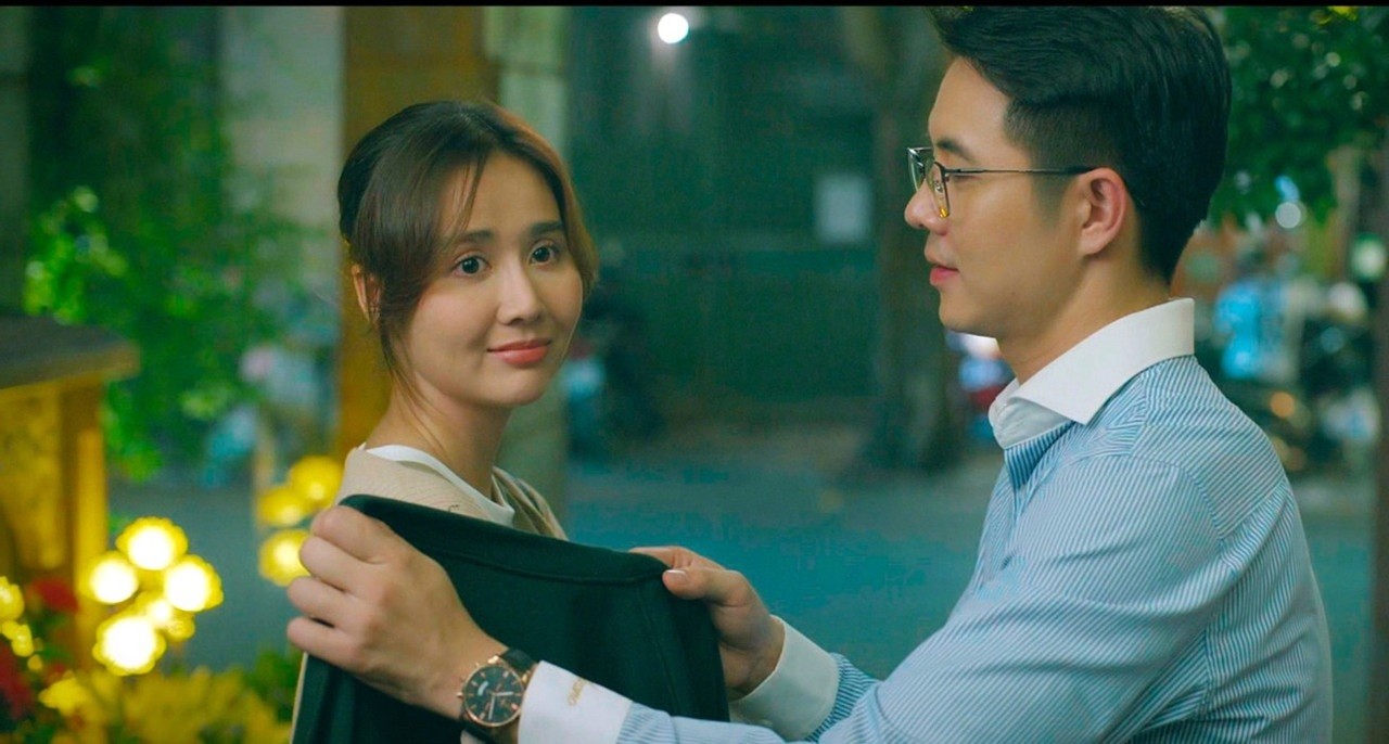 Chúng ta của 8 năm sau: Tạo hình vai bác sĩ của diễn viên Phùng Đức Hiếu nhận nhiều lời khen từ khán giả